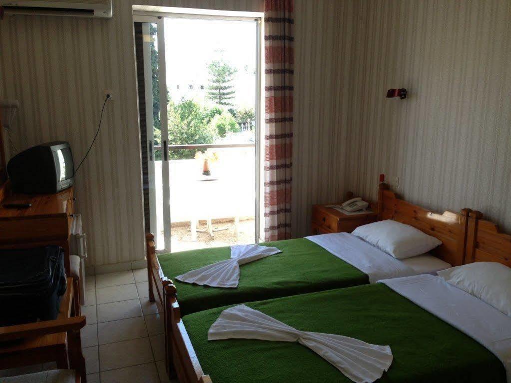 Phaethon Hotel 2*